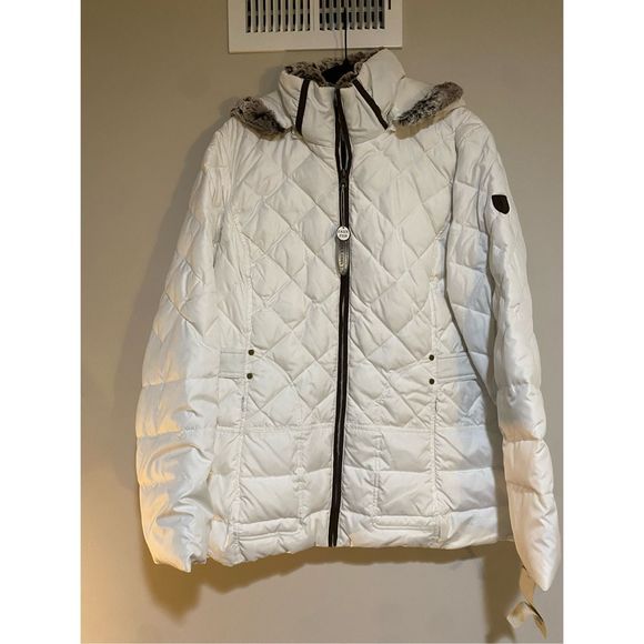 Larry Levine NWT (w/D) White Puffer Faux Fur Hooded Coat, Size XL, MSRP $200 - Picture 2 of 12